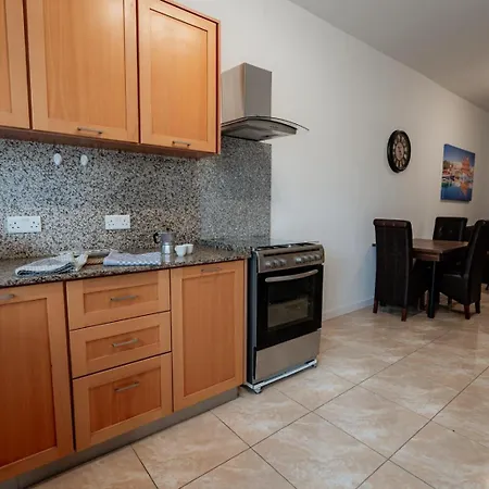 A Warm 1br 3 Gzira