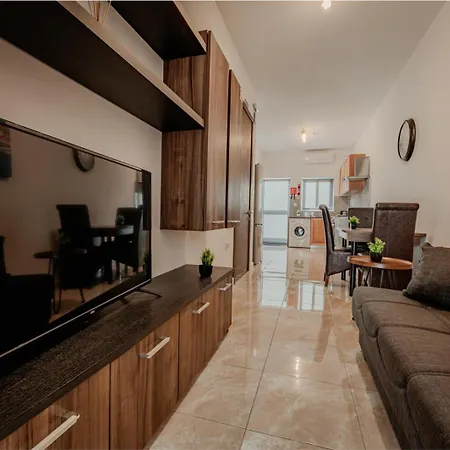 A Warm 1br 3 Apartment